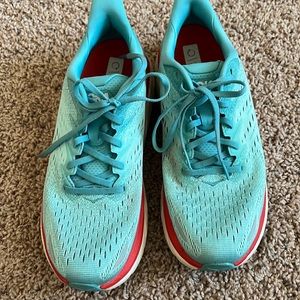Hoka Clifton 8 shoes